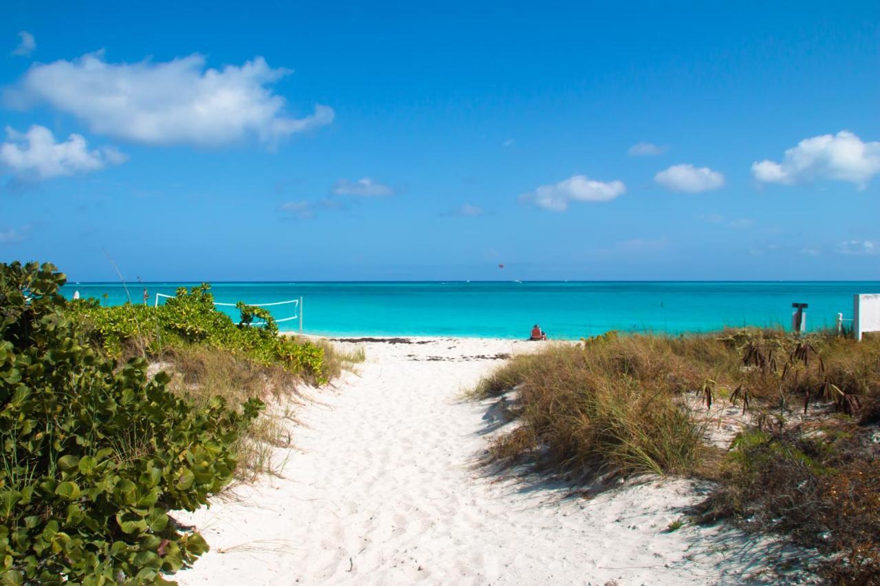 Grace Bay Place Hotell Exteriör bild